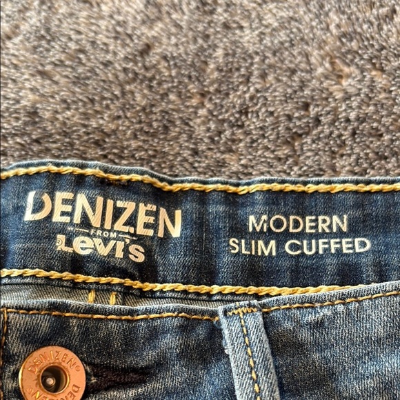 Woman’s Blue Jeans - Picture 2 of 5